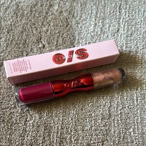 ONE SIZE - LIP SNATCHER
HYDRATING LIQUID LIPSTICK & LIP GLOSS DUO in Open Wide